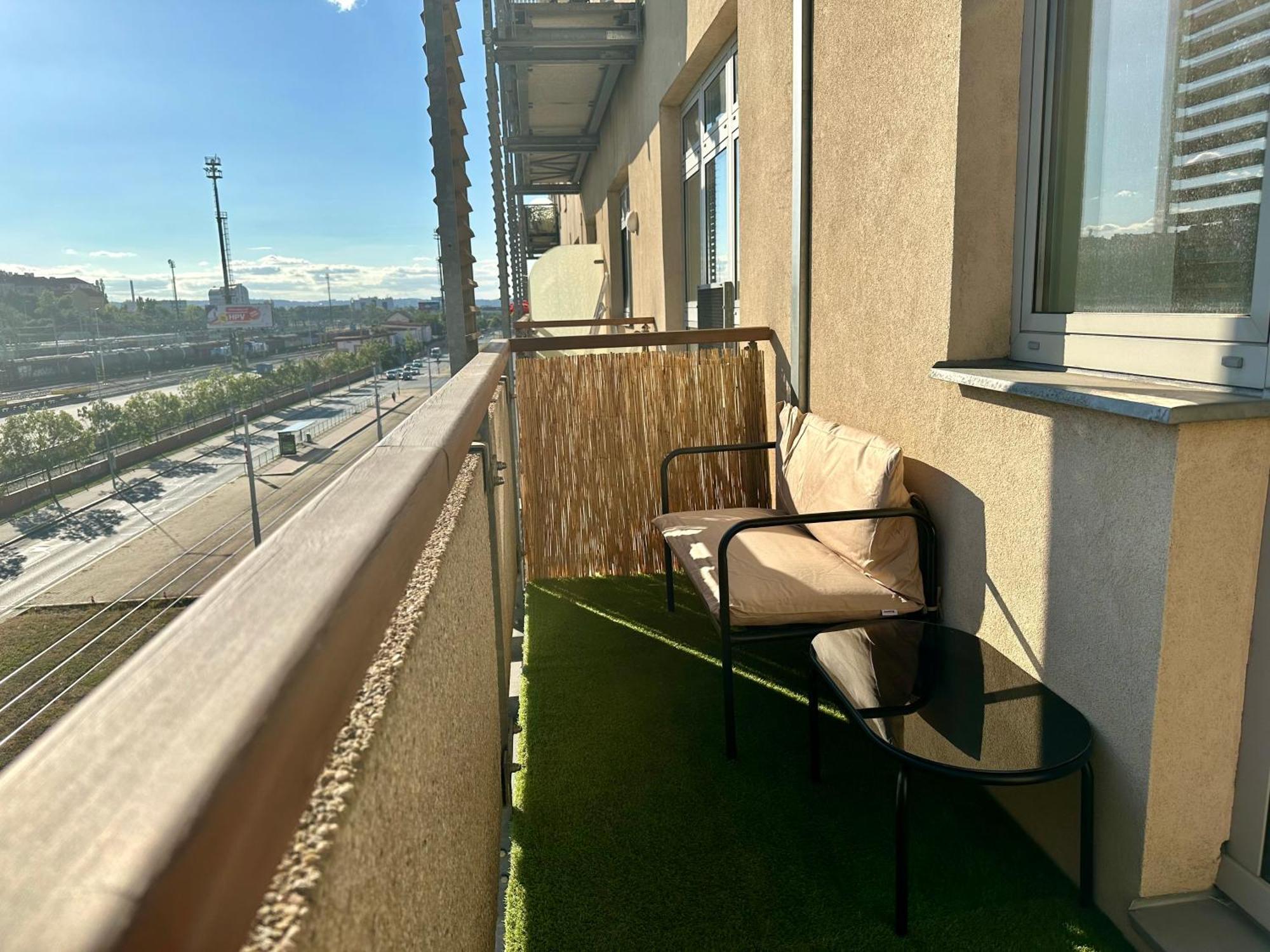 Apartment Ceskomoravska - O2 Arena براغ المظهر الخارجي الصورة